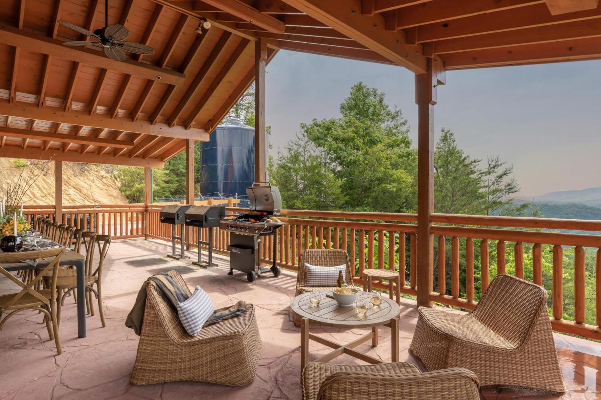 Sugarland By Avantstay Sleeps 28 Home Theatre Two Hot Tubs Indoor Pool Incredible Views Pigeon Forge Extérieur photo